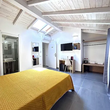 Longevity Hotel